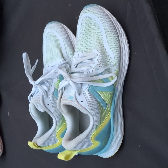 New Balance Fresh Foam Tempo WTMPOGY - Picture 2 of 3